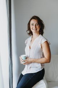 Pia Baur Speaker, Mindful Business Trainer, München, Coaching, Bewusstsein, Mind Body Soul, emotionale Intelligenz,, Wenn ich heute meine Arbeit ausübe, habe ich oft das Gefühl, dass ich gar nicht gearbeitet hätte. Manchmal fühle ich mich sogar schlecht dabei. Denn ich war es gewohnt, dass sich Arbeit schwerfällig anfühlen muss und nicht keinen Spaß macht. Zumindest die meiste Zeit. Wie du deine Stärken findest und ich wie ich sie gefunden habe, teile ich mit dir.  Pia Bauer